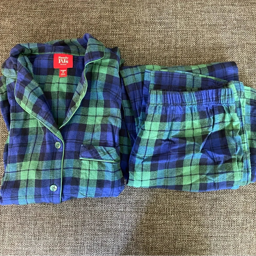 Family Pajamas excellent used